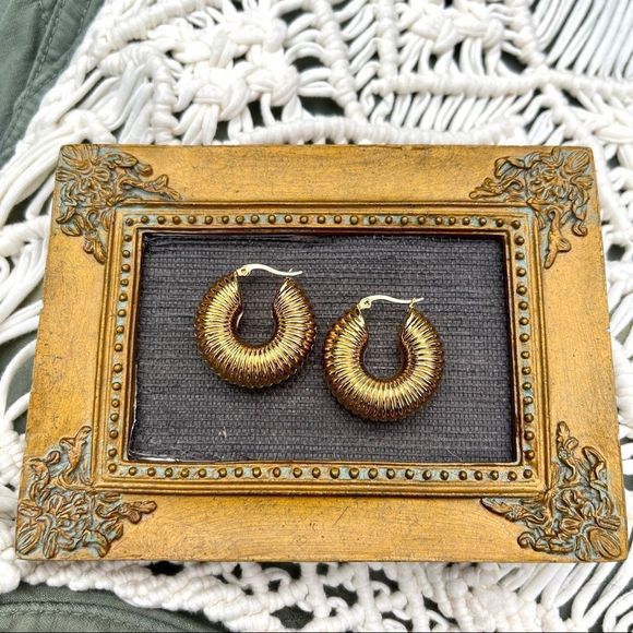 😍 LAST PAIR 😍GOLD TEXTURED HOOPS  GOLD PLATED STAINLESS STEEL ROBYN BOHO - Picture 9 of 14